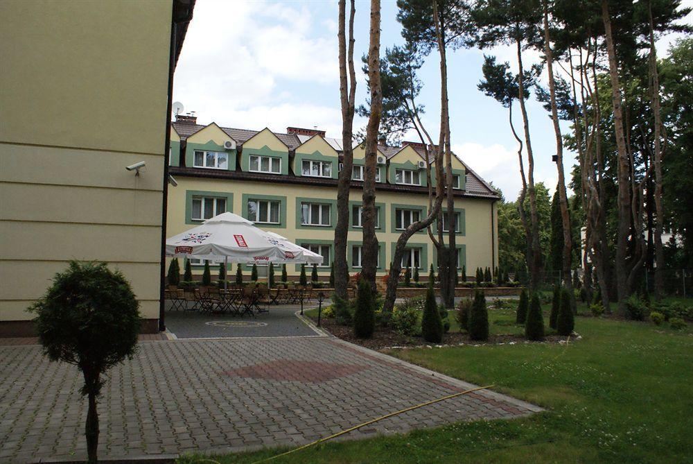 Hotel Wilga By Katowice Airport Меженцице Экстерьер фото